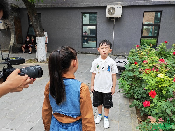 对于自己要求潮牌非常的严格（喜聚星旗下签约儿童演员谈佳宇受邀参与经典短剧拍摄）