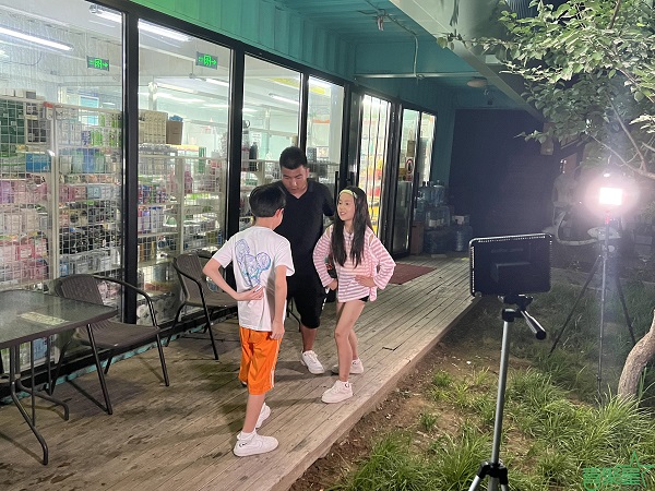 喜聚星旗下签约儿童演员潮牌信息赵洛心受邀参与经典短剧拍摄（喜聚星旗下签约儿童演员赵洛心受邀参与经典短剧拍摄）
