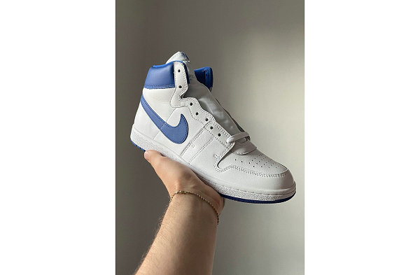 目前暂未明潮牌商城确何时发售（A Ma Maniére x Air Ship“Game Royal”联名鞋款实物曝光）