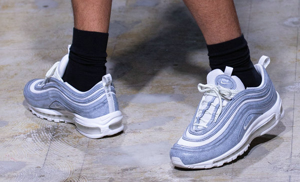  COMME des GARÇONS Homme Plus 以水潮牌汇潮牌网落入池中所产生的涟漪为灵感注入（CDG Homme Plus x 耐克联名 Air Max 97 鞋款抢先预览）
