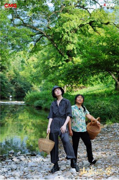 送出山水潮牌信息间的寄语（总台大型文旅探访节目《山水间的家》本周首播见证十年乡村巨变）