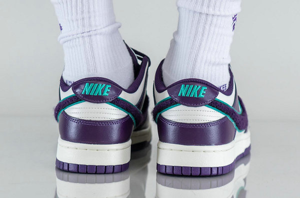  此番潮牌汇潮牌品牌潮牌网了解到（耐克 Dunk Low 全新“Chenille Swoosh”配色鞋款即将上架）