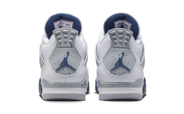 近期 Jordan Brand 也将“Midnight Na潮牌商城vy”这一经典配色方案复制到 Air Jordan 4 之上（午夜蓝 AJ4 全新“Midnight Navy”配色鞋款即将来袭）