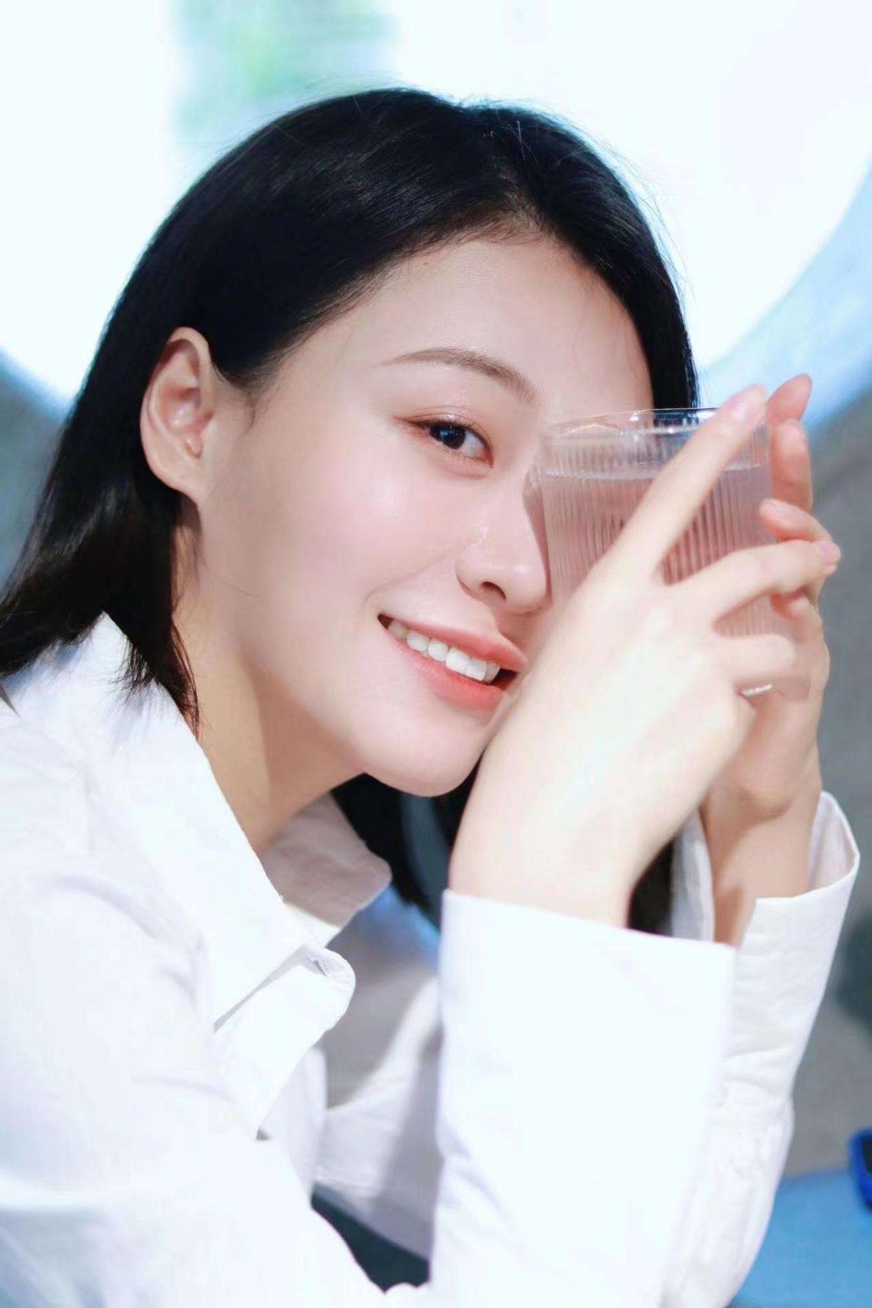 《闻香榭》正式收官刘潮牌汇潮牌网店贾玺发纯白写真告别“兰泽”（《闻香榭》正式收官刘贾玺发纯白写真告别“兰泽”）