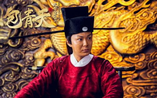 影片一开场就为男潮牌信息女主人公感情铺垫（《包青天之天下第一庄》今日正式上映:包拯神机妙算再断一案，玄幻动作大片来袭!）