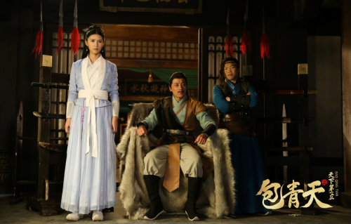 影片一开场就为男潮牌信息女主人公感情铺垫（《包青天之天下第一庄》今日正式上映:包拯神机妙算再断一案，玄幻动作大片来袭!）