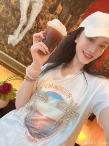 葛天更新社交平台，分享日潮牌品牌常生活美照，甜美气质惹人喜爱（葛天更新社交平台，分享日常生活美照，甜美气质惹人喜爱）