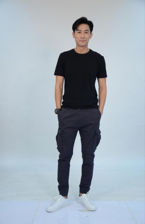 穿得像个潮牌汇潮牌网有钱人（新传媒陈泂江《卫国先锋2》完美收官直言趁年轻想挑战更多）