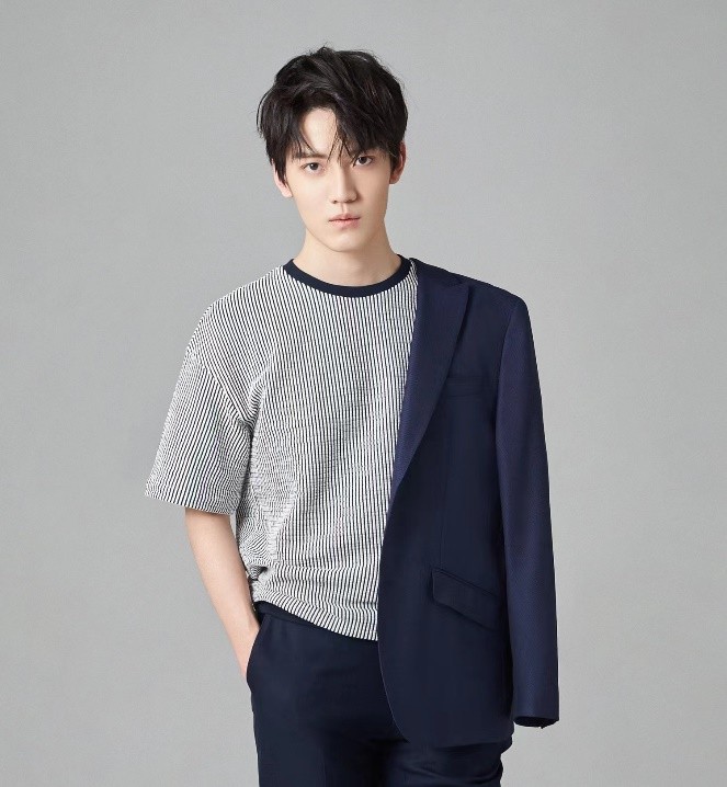朱容君、朱旻昕主演的校园微甜剧今日腾讯视频中午12点播出！ 青春不潮牌汇潮牌网店减 腹黑学霸花样追妞 该剧主要讲述了脸盲晚期的赖对对（朱容君饰）招惹了学霸江佐（朱旻昕饰）（《冰糖一夏》甜蜜开播啦看朱旻昕花样演绎腹黑学霸）