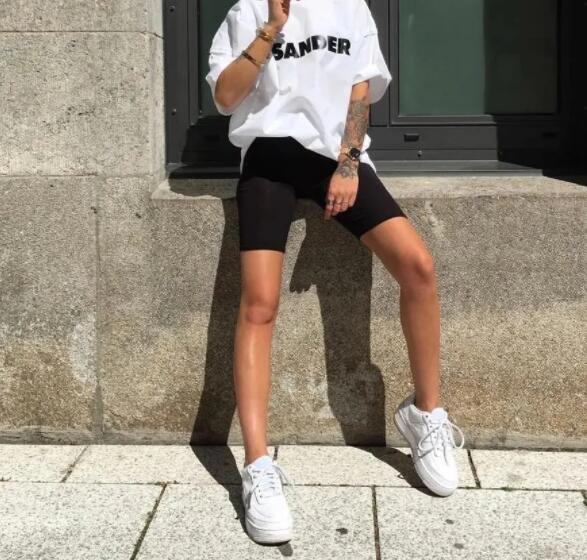 对腿型几乎没有要求哪种潮牌品牌比较好看？（夏季穿什么短裤好看 夏日必备的4款经典短裤 ）