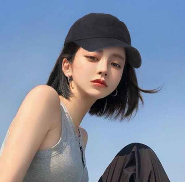 可以选择带有毛毛的鸭舌帽 潮牌冬季如何御寒提醒（短发鸭舌帽怎么戴好看 ）