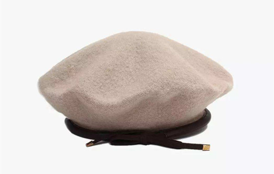可以适当的用头发修饰一下脸型哪种潮牌品牌比较好看？（贝雷帽怎么撑起来 贝雷帽不同脸型戴法技巧 ）