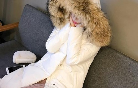 就可以轻松恢复到羽绒服原有的洁白 潮牌冬季如何御寒提醒（白色羽绒服发黄干洗店能洗白吗 学会这几招就能还它洁白如新 ）