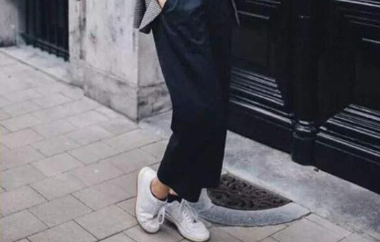 同时给人很不一样的感觉哪种潮牌品牌比较好看？（小西装如何搭配显年轻 西装减龄的时尚穿搭法 ）