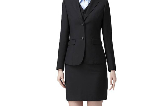 衣服从下摆开始到鞋的颜色一致 2022秋冬潮牌新款推荐（女士正装是哪几种衣服 西服套裙是标准职业着装 ）
