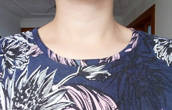打底衫领子太高怎么改 动动手生活更美好 哪种潮牌品牌比较好看？（打底衫领子太高怎么改 动动手生活更美好 ）