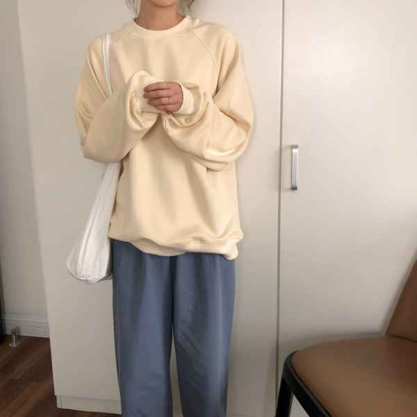  腿粗的女生就可以穿稍长的一点的半身裙 2022秋冬潮牌新款推荐（套头卫衣怎么搭配 这三种搭配才是经典！ ）