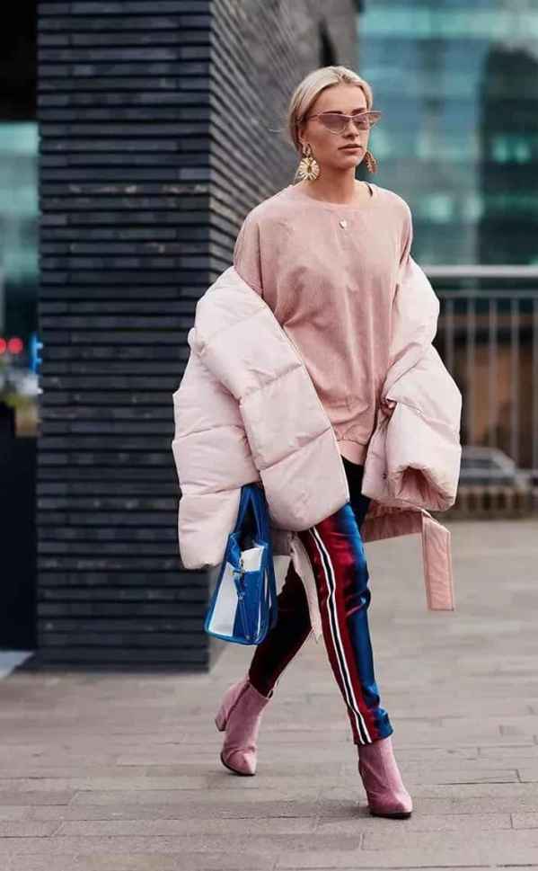 中长款羽绒服搭配什么鞋子 气场与美丽冬季也不甘落后  潮牌冬季如何御寒提醒（中长款羽绒服搭配什么鞋子 气场与美丽冬季也不甘落后 ）