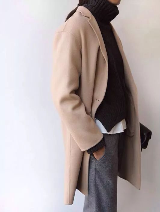 裤子记得配上收身的仔裤哪种潮牌品牌比较好看？（女生大衣和毛衣怎么搭配好看 大衣加毛衣这样才能穿出高级感 ）