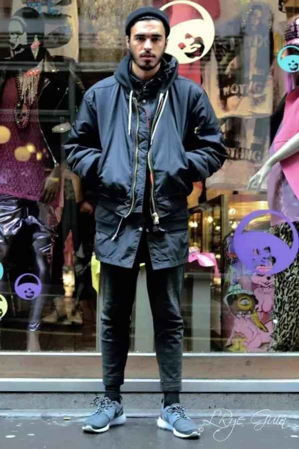 男生秋冬连帽卫衣怎么搭配 一件衣服7天不重样还简单易搭  潮牌冬季如何御寒提醒（男生秋冬连帽卫衣怎么搭配 一件衣服7天不重样还简单易搭 ）