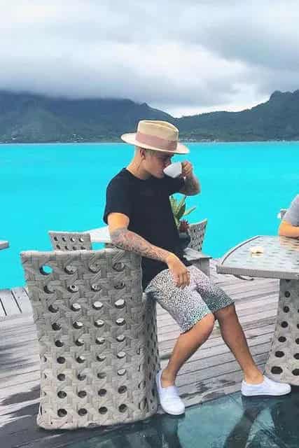 而这样的设计不单有遮阳功能 2022秋冬潮牌新款推荐（秋天戴什么帽子好看 其实秋天也是戴草帽的最佳季节 ）