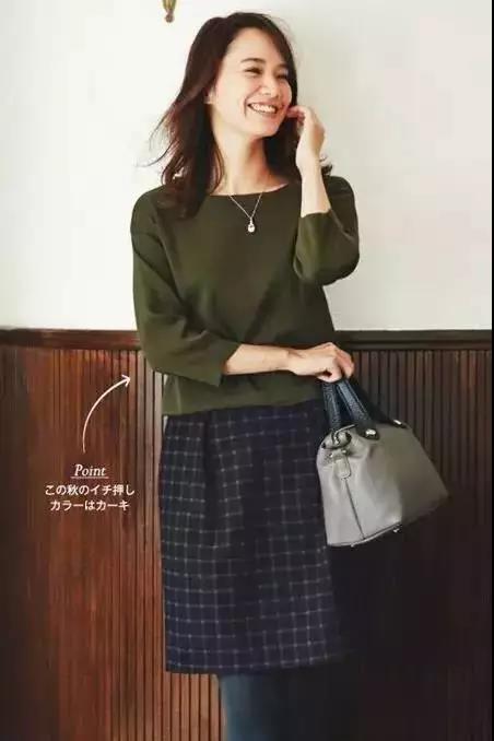 况且图案也容易过时哪种潮牌品牌比较好看？（秋天穿什么打底毛衣 打底毛衣要买就买这种流行一辈子的 ）