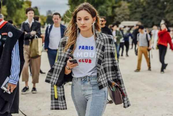 往往拍到最多的也是时尚的西服look 2022秋冬潮牌新款推荐（秋天西装怎么穿搭好看 女生穿西装简直帅得不行 ）