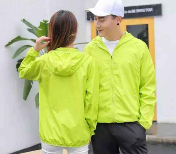 以前是直男最爱 2022秋冬潮牌新款推荐（女生防风衣搭配 曾经土掉渣的它今秋大家都抢着穿 ）