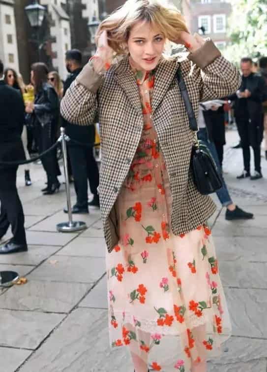 秋天格纹西装搭配图片 格纹西装复古街头超chic 哪种潮牌品牌比较好看？（秋天格纹西装搭配图片 格纹西装复古街头超chic ）
