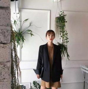  秋天女生西装搭配 西装是秋季里最受欢迎的单品 2022秋冬潮牌新款推荐（秋天女生西装搭配 秋季买外套一定要选西装 ）