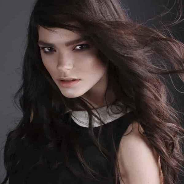 是许多小仙女的首选 2022秋冬潮牌新款推荐（纯色卫衣搭配 ）