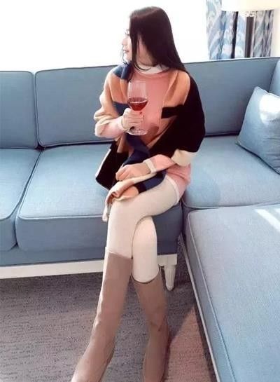  第三种风格：披肩式 潮牌冬季如何御寒提醒（大衣与围巾搭配图片 大衣与围巾完美搭配方案 ）
