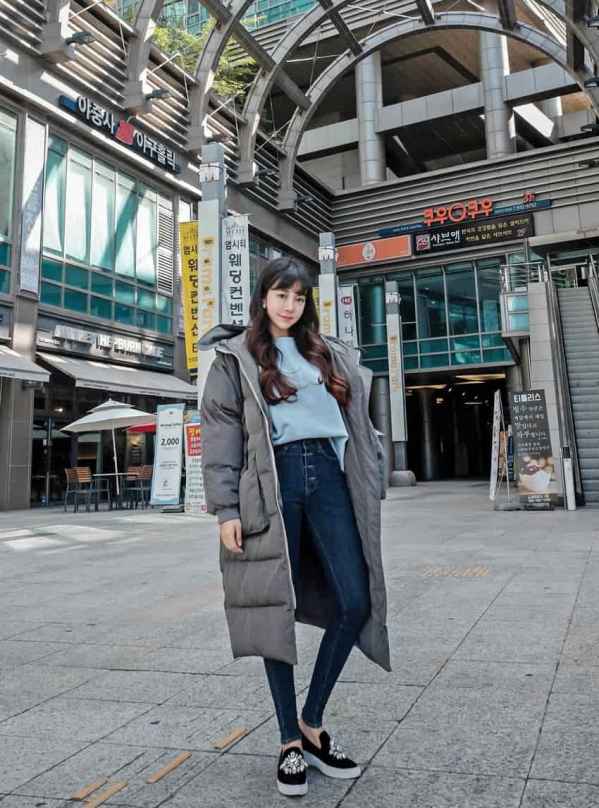 许多小仙女们就不要再穿着大衣任性了 潮牌冬季如何御寒提醒（今年流行什么颜色棉衣 冬季不再“死气沉沉” ）