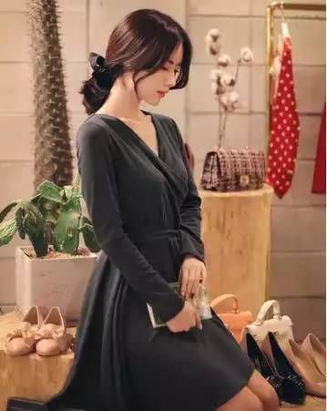  4.花和格子不要同时出现在身上 潮牌冬季如何御寒提醒（女生穿衣该注意些什么 骨架大的女生怎么穿衣 ）
