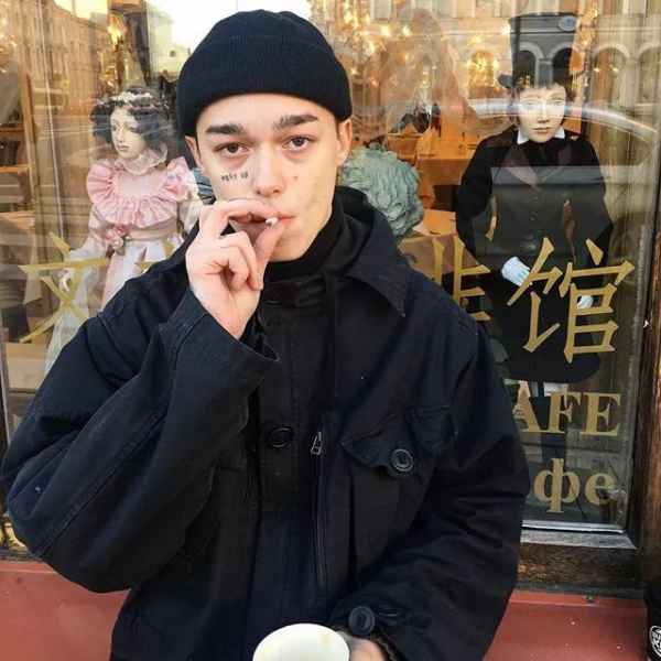 但对于我们这些视刘海如命的人来说 2022秋冬潮牌新款推荐（潮男配饰 男生配饰搭配图片 ）