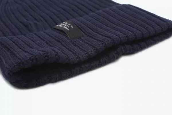 贴心的史老湿当然要为大家奉上保暖又凹造型的必备单品——冷帽（beanie） 2022秋冬潮牌新款推荐（冷帽怎么戴好看 这么冷的天你就戴上帽子好吗 ）