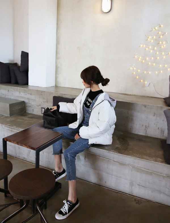 短款白色羽绒服怎么搭配 打造冬日少女甜美范儿  2022秋冬潮牌新款推荐（短款白色羽绒服怎么搭配 打造冬日少女甜美范儿 ）