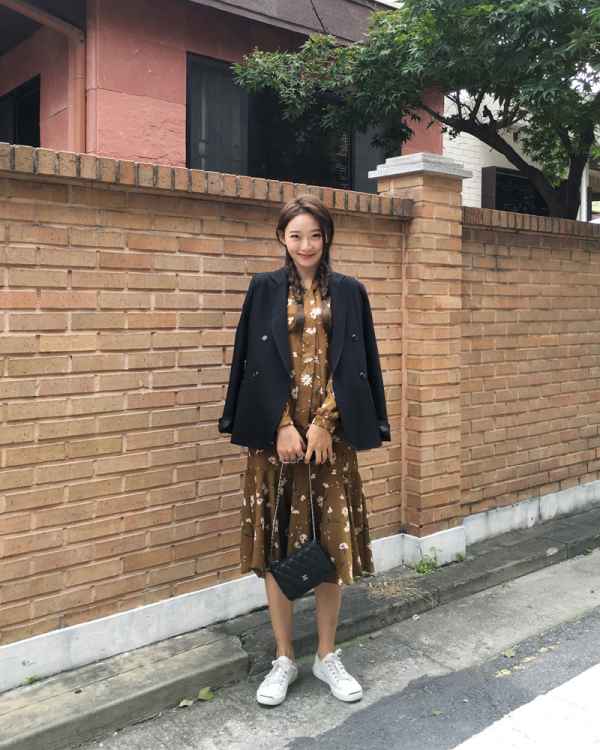 在这不冷不热的秋分时节里哪种潮牌品牌比较好看？（去旅游穿什么衣服图片秋季 6种搭配惊艳你的旅行 ）