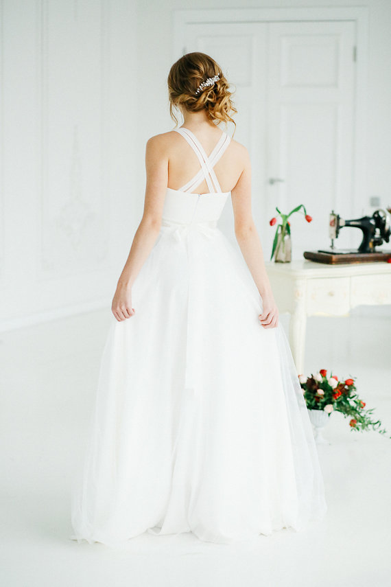 Bridal Garden Studio 来自**斯圣彼得堡的 Julia 透过旅行获得设计养分 潮牌冬季如何御寒提醒（小众婚纱品牌 让你发掘婚纱的更多可能性 ）