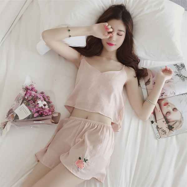  真丝衣服如何去油渍 一般情况下哪种潮牌品牌比较好看？（真丝衣服如何去油渍 最全小妙招教你轻松去除 ）