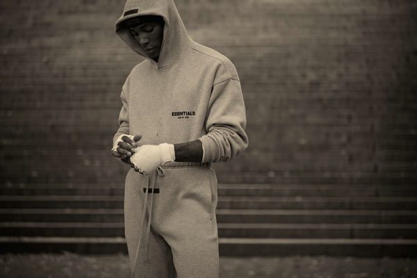  Fear of God ESSENTIALS 2022 秋冬核心系列 将于11 月 18 日开启全球销售 潮牌冬季如何御寒提醒（Fear of God ESSENTIALS 2022 秋冬核心系列即将开售）
