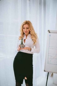 多了一层袜子的保护 2022秋冬潮牌新款推荐（单鞋配什么袜子好看 ）