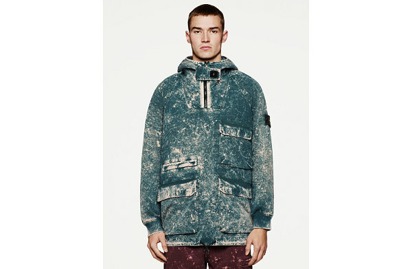 喜欢的朋友们可直接前往 Stone Island 精品店逛逛！ 哪种潮牌品牌比较好看？（石头岛全新春夏 COTTON RIPSTOP OFF-DYE OVD 系列公布）