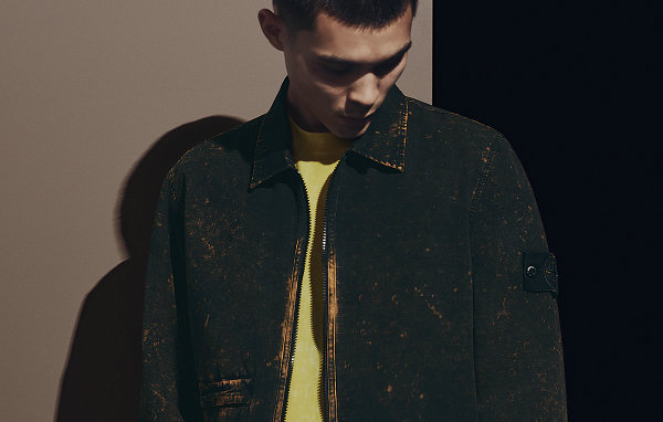 喜欢的朋友们可直接前往 Stone Island 精品店逛逛！ 哪种潮牌品牌比较好看？（石头岛全新春夏 COTTON RIPSTOP OFF-DYE OVD 系列公布）