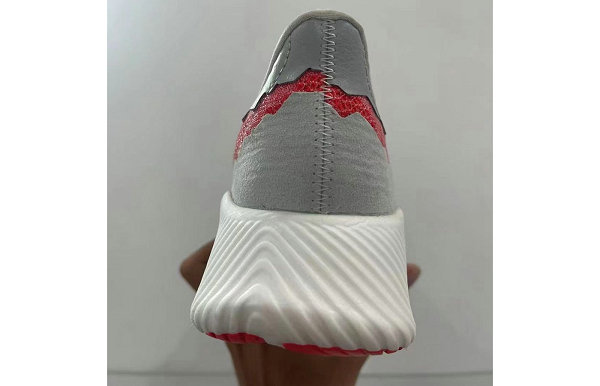  此番潮牌网了解到哪种潮牌品牌比较好看？（石头岛 x New Balance 联名 RC Elite V2 SI 鞋款曝光）
