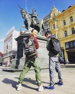 也会让自己看起来真的像一根竹竿上挂衣服哪种潮牌品牌比较好看？（【高个子男生穿衣搭配】高个男生穿搭身材指南 高和瘦穿搭攻略）