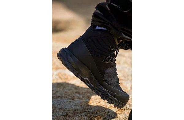  Beams x 始祖鸟全新联名 AERIOS AR MID 鞋款系列 即将在 3 月 26 日率先登录 Arcteryx 精品店开售 潮牌冬季如何御寒提醒（Beams x 始祖鸟全新联名 AERIOS AR MID 鞋款系列即将登场）