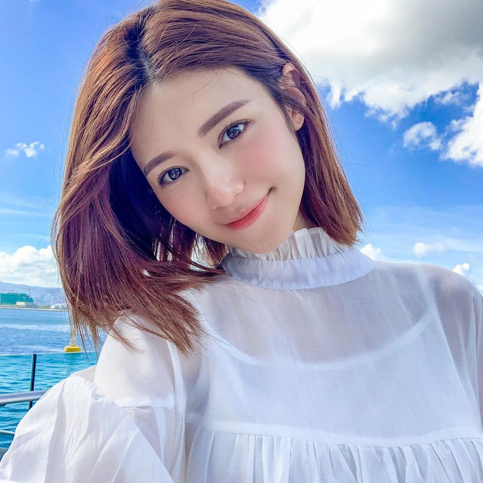 都能打造小性感穿搭 2022秋冬潮牌新款推荐（秋冬三款小性感单品，长款西装裙暗藏小心机）