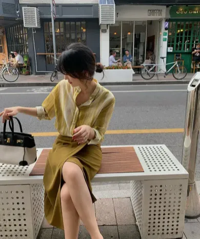 这样的浓郁黄色让人充分感受到了无限的活力哪种潮牌品牌比较好看？（秋天我爱上了与众不同的“芒果味”浓郁搭配，活力满分，颜值满满!）