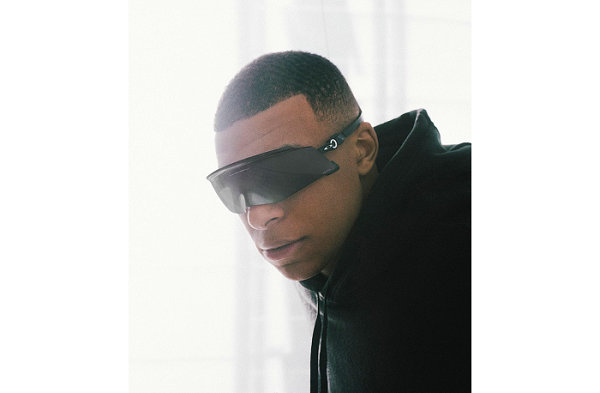 各位不妨先至 Oakley 线下门店逛逛吧~  2022秋冬潮牌新款推荐（Oakley 欧克利 x 姆巴佩全新联名预告来袭）